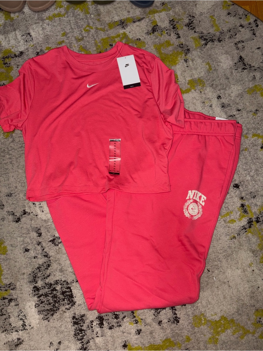 Nike Hot Pink Women’s Outfit